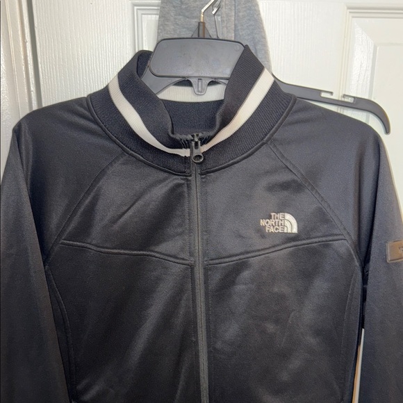 The North Face Men's Black Bomber Jacket - Picture 5 of 9